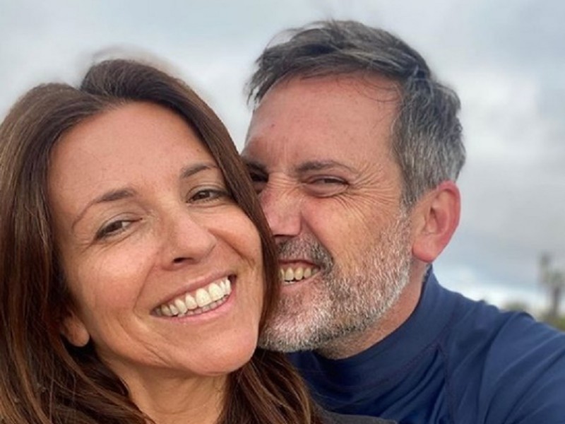 ¡El amor está en el aire! Karla Constant celebra con romántica postal su aniversario