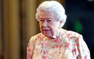 La reina Isabel II será una de las primeras en recibir la vacuna contra el COVID-19