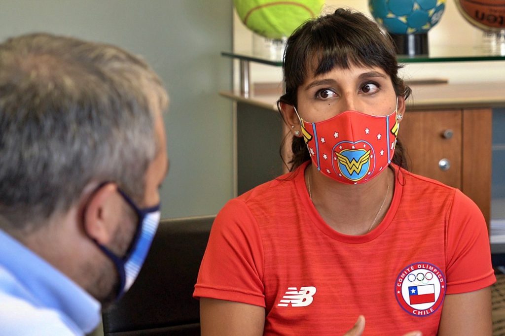 Bárbara Hernández, la “sirenita de hielo”, se reunió con subsecretario Andrés Otero