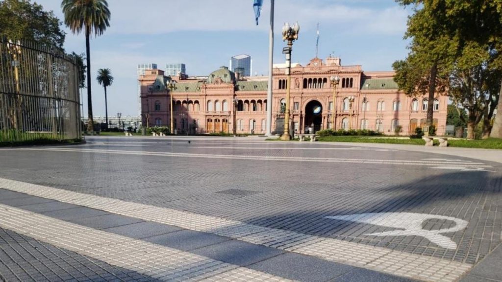 Gobierno de Argentina toma medidas ante el alza de contagios por coronavirus y decreta “toque de queda sanitario”