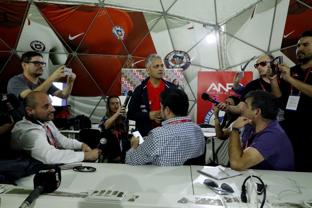 Reinaldo Rueda vive sus últimas días en la Roja “entre la tristeza y la frustración”