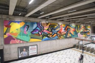 Inauguran mural del artista Ciro Beltrán en estación Chile España del Metro