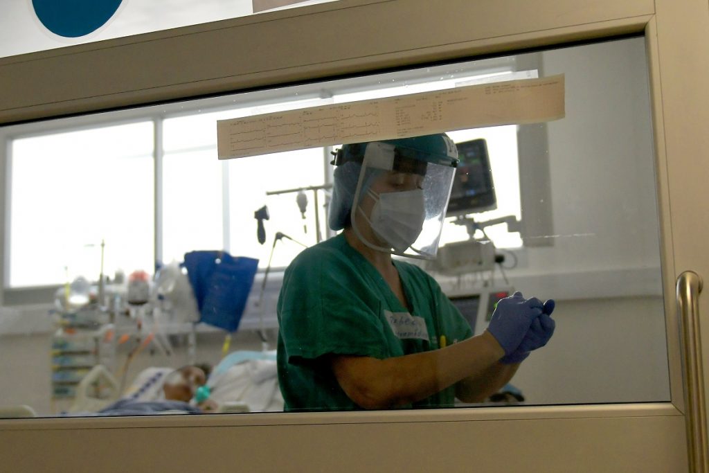 Informe ICOVID Chile alerta de alzas en la ocupación hospitalaria en nuestro país