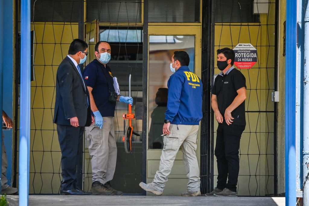 Realizan pericias en colegio donde asesinaron a Erica Hagan