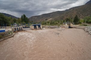 Interior y apoyo de megaestanque de Pirque en la emergencia: 