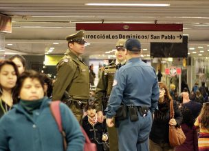 Vigilante de Metro fue apuñalado en el ojo al interior de una estación