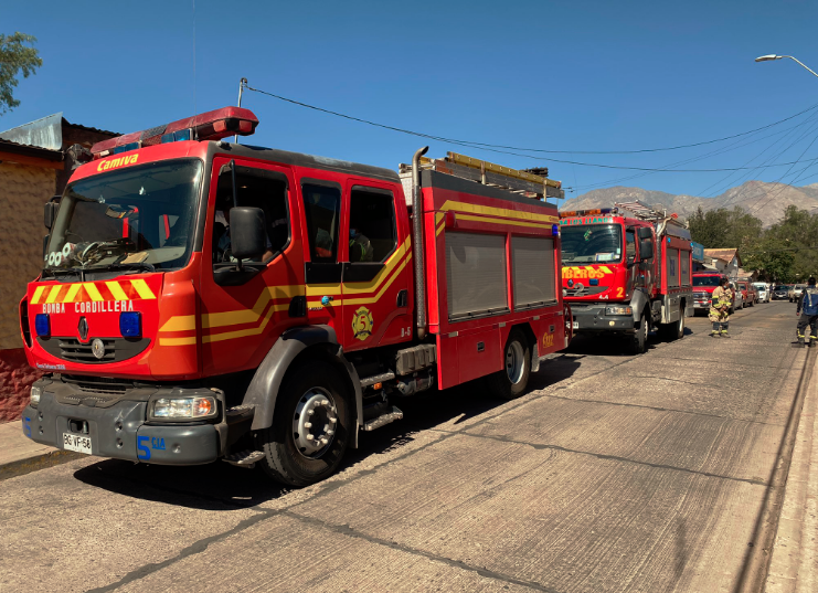 Ordenan evacuar por incendio descontrolado en Monte Patria: amenaza a bencinera