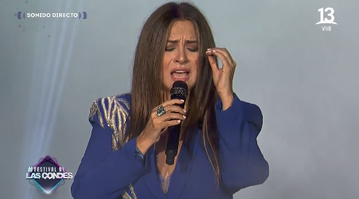 VIDEO | “Perdón, ¿podemos parar?”: Myriam Hernández se olvida de la letra de su canción y vuelve a empezar en pleno show