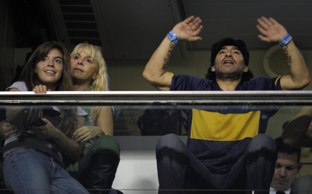 Ex esposa de Diego Maradona reveló la manera de la cual se enteró de la muerte del ’10’