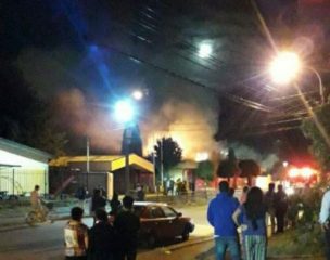 Se incendió escuela de Chiguayante esta madrugada: Lanzamiento de bengala habría provocado el fuego