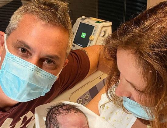 “Es igual a ti”: José Miguel Viñuela conquista Instagram con tiernas capturas de su hija recién nacida