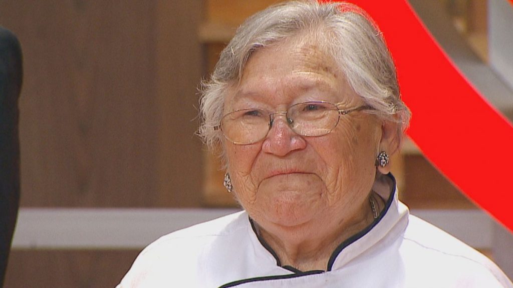 “Abuelita Naná” se sometió a vacunación contra el Covid-19: “Debemos seguir cuidándonos”
