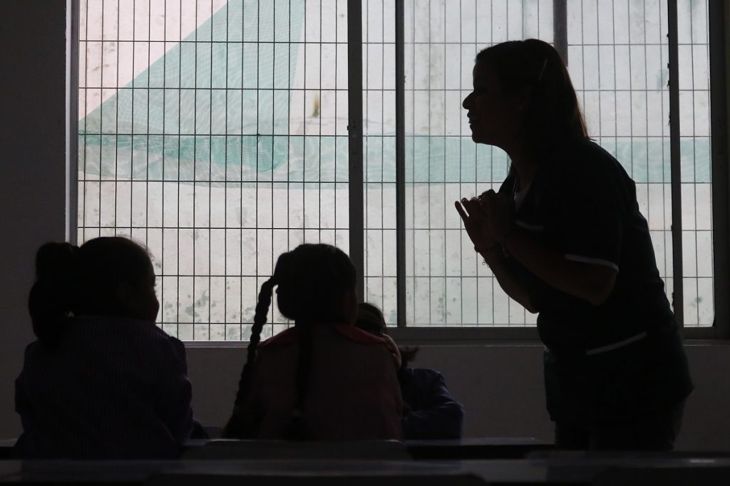 Carabineros explicó qué pasa si un estudiante vive en comuna en cuarentena y su colegio está en Transición