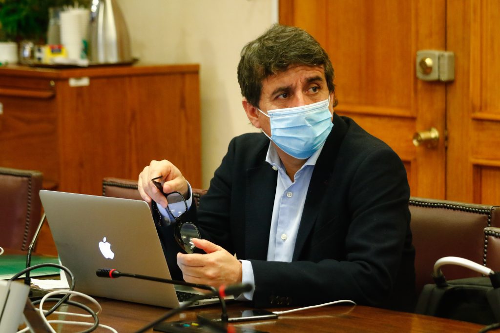 Diputado Santana solicitó levantar cuarentena en Los Lagos: “Los indicadores tienen que quedar en un segundo plano”