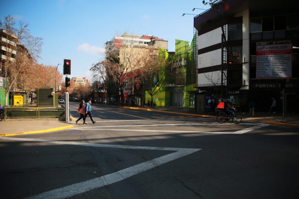 Cinco comunas de la Región Metropolitana avanzarán a “Preparación” y tres volverán a “Transición”