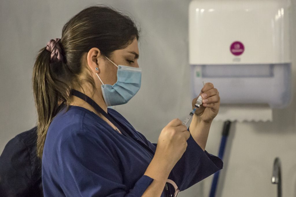 OMS desaconsejó pedir certificados de inmunización de Covid-19 para viajar entre países