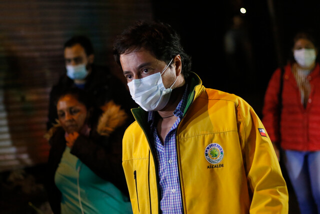 Alcalde Carter culpa “decisión torpe” de la Seremi por la demora en proceso de vacunación