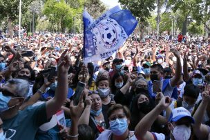 Centenar de hinchas de Melipilla recibieron al plantel tras el ascenso a Primera