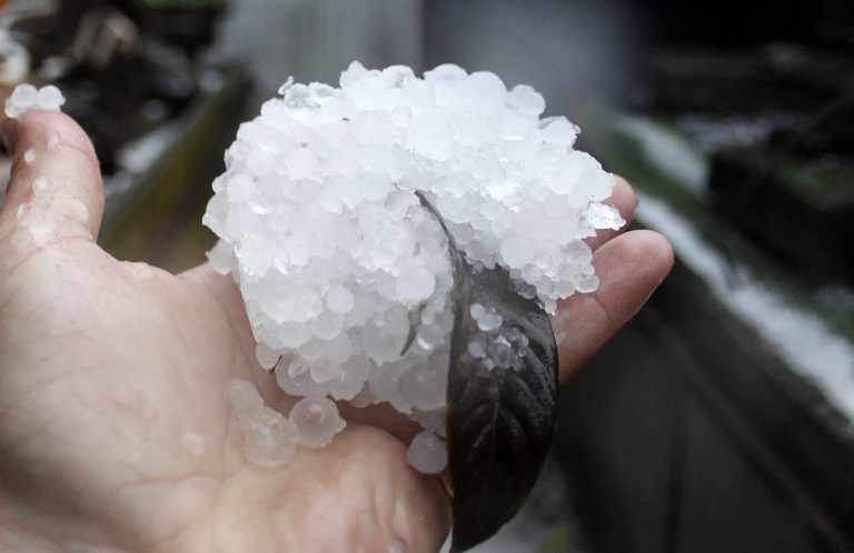 Alerta Amarilla en el Maule por tormentas: reportan cortes de luz, inundaciones y daños en viviendas