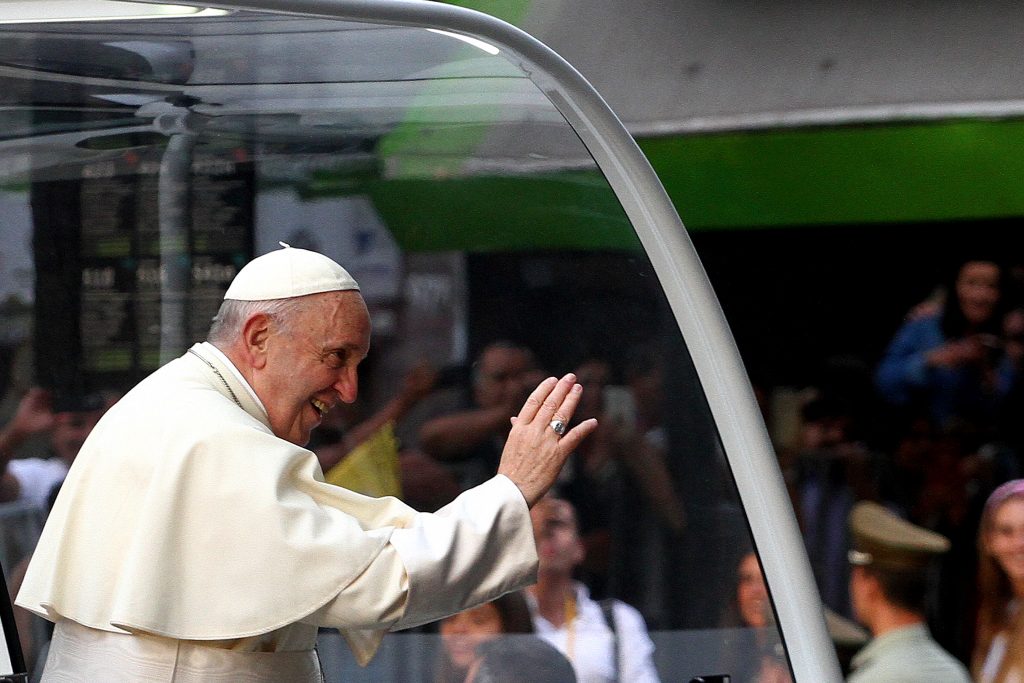 El Papa condena el “cobarde” secuestro de 317 niñas en Nigeria
