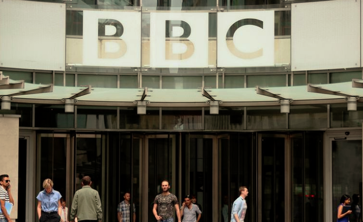 Por “violar seriamente” las regulaciones de Beijing: China ordena la prohibición del servicio de noticias de la BBC