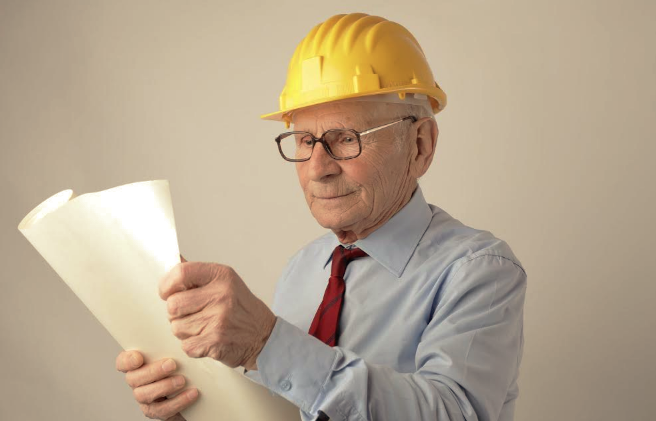 Profesionales senior: Cómo reinventarse laboralmente después de los 50 años