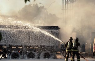 Camión se incendió en las cercanías de una bencinera en Placilla