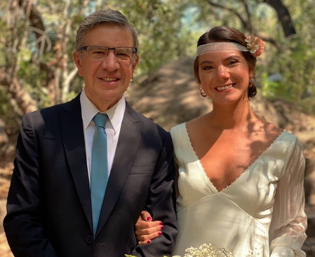 “Son tantas las emociones…”: Alcalde Lavín celebra matrimonio de su hija con emotiva publicación