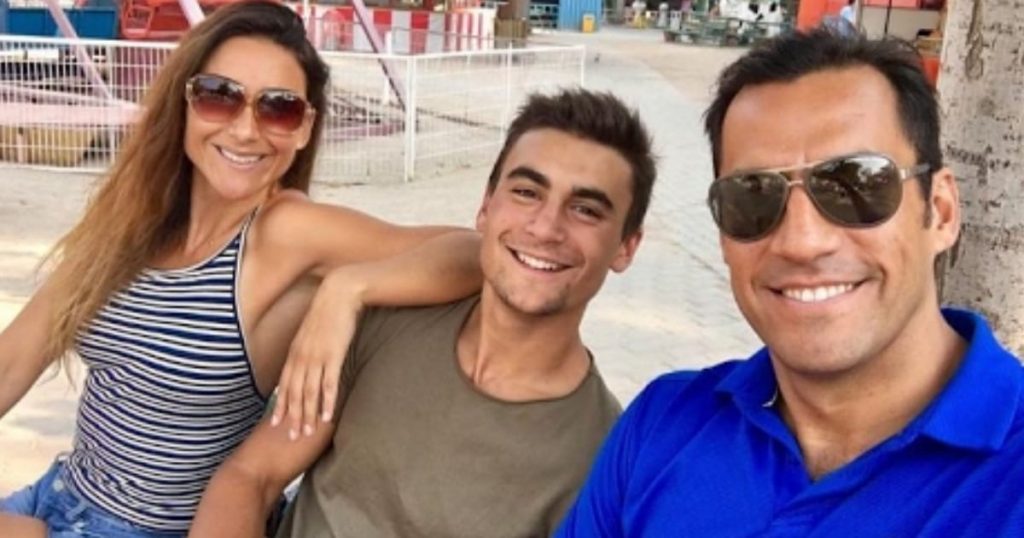 “En un viaje al sur, le dije por primera vez papá”: La emotiva historia de Hotuiti y Seba Teao sobre cómo se convirtieron en padre e hijo ante la ley