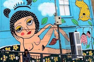 Arriesga multa y su mural fue vandalizado: Mon Laferte rompió el silencio ante polémica causada por su pintura en Valparaíso