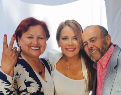 “Siempre estarás conmigo”: Cathy Barriga mostró el bien más preciado que dejó su padre antes de morir y agradeció las muestras de cariño