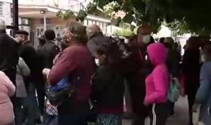 Reportan aglomeraciones en local de vacunación en Viña del Mar