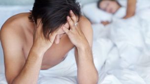 Estudios sostienen que dormir poco provocaría bajo deseo sexual y disfunción eréctil en hombres