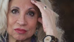 Actriz Loreto Valenzuela arremetió contra conocida cadena de supermercados que convirtió su deuda de 900 pesos a casi 50 mil
