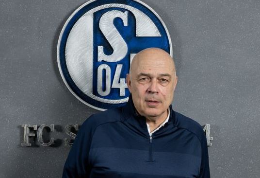 El Schalke destituye a Christian Gross y nombra a su quinto DT de la temporada