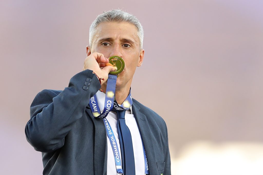 Hernán Crespo, el “Plan B” que todavía le da ilusión a la ANFP