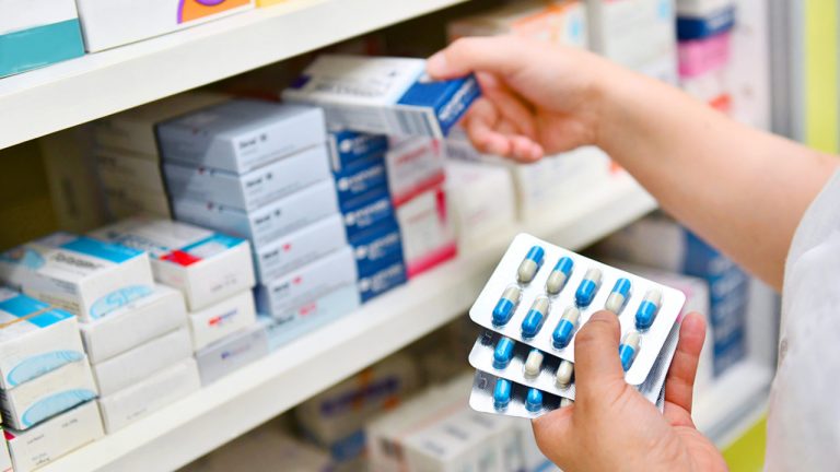 Medicamentos registran alza anual de 6,5% pero estos son los cinco remedios que bajaron de precio