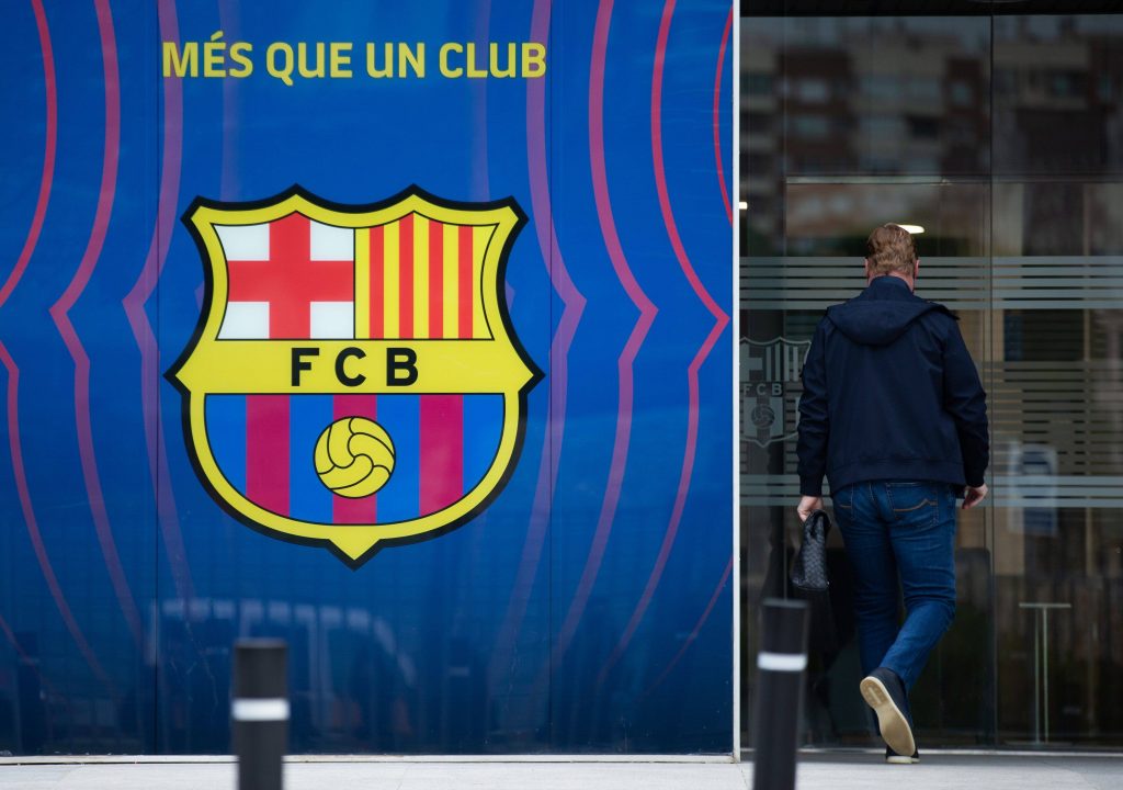 Ex técnico de Eduardo Vargas en la lista de posibles reemplazantes de Ronald Koeman en el Barcelona