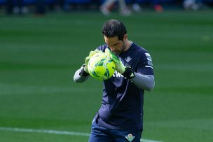 Regreso de Claudio Bravo a las prácticas del Real Betis fue elogiado por la prensa de Andalucía