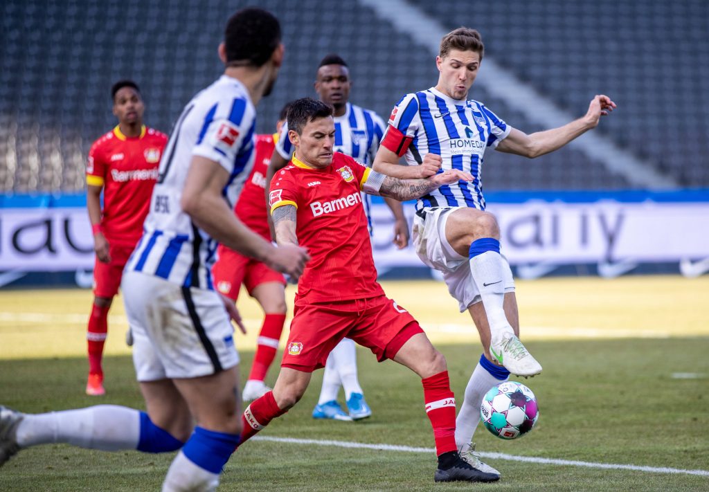 Bayer Leverkusen y Charles Aránguiz sufrieron otra decepción en la Bundesliga