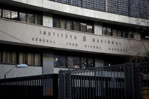 Histórico: Instituto Nacional recibirá alumnas a partir de este mes