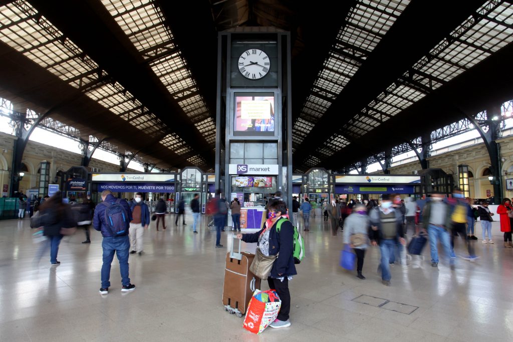 Plan “Paso a Paso”: 21 comunas de la Región Metropolitana retrocederán a “Cuarentena”