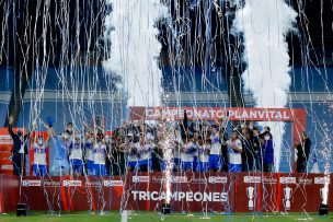 FIFA felicitó a Universidad Católica por el histórico tricampeonato