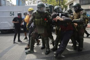 Estudiantes de la ACES realizan “mochilazo” en la Alameda en protesta por el retorno a clases