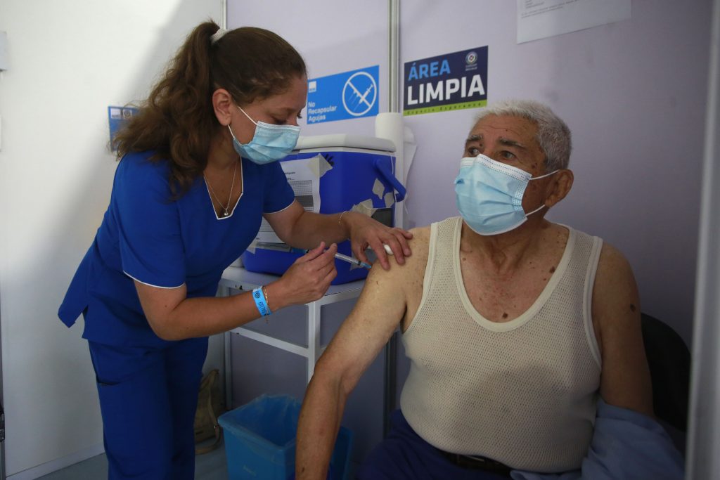 Plan de vacunación contra el coronavirus: ¿a quién le corresponde inocularse este 17 de marzo?