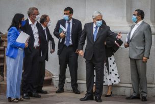 Presidente Piñera encabezó reunión con senadores de La Araucanía en La Moneda