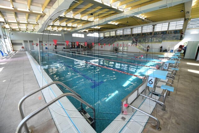 Transforman piscina municipal de Peñalolén en la primera fotovoltaica del país