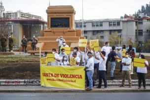 FOTOS | Diputados RN protestaron por el traslado del monumento de Baquedano