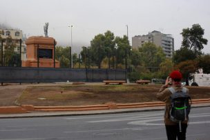 FOTOS | Monumento de Baquedano amaneció con un cerco perimetral