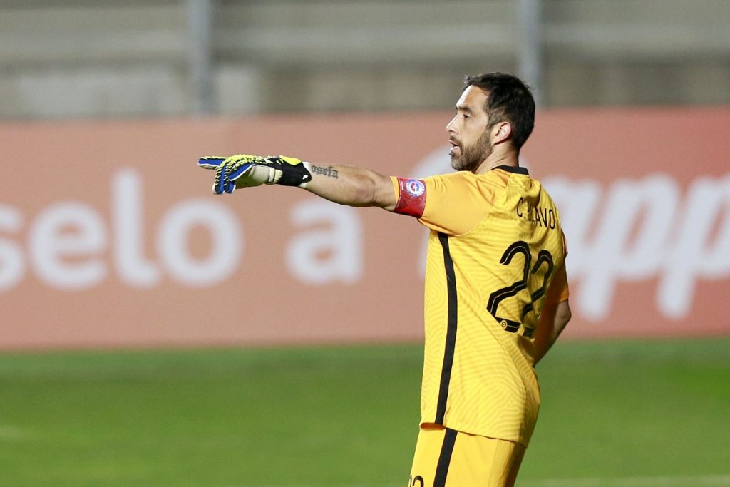 Claudio Bravo le bajó el perfil su vuelta a la capitanía: “Esto es un distintivo, no hace a la persona”